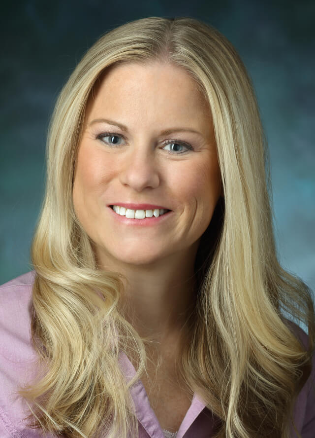 headshot of Lora Stutzman